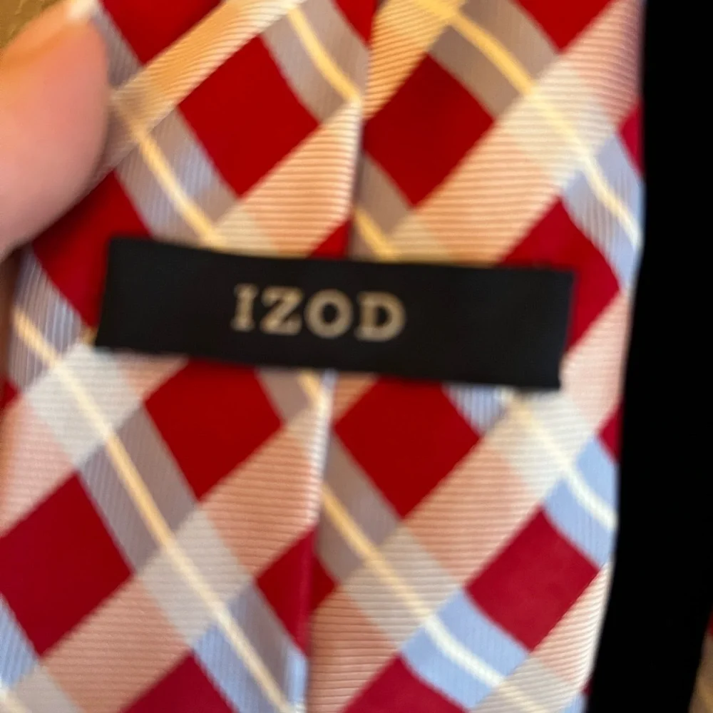 Men's IZOD Red Diamond Pattern Tie 100% Silk